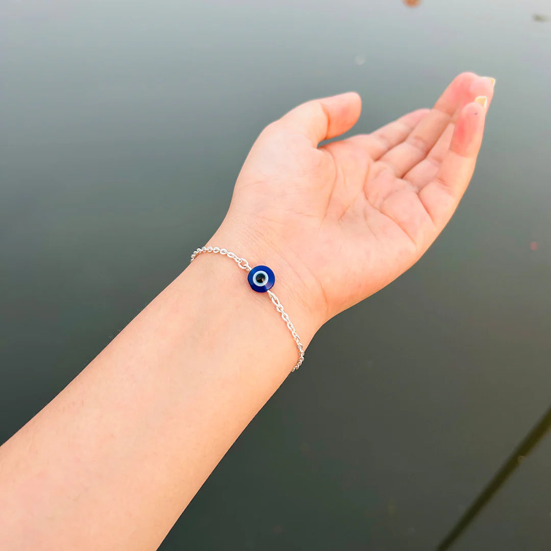 Guardian Grace - Sleek Evil Eye Charm Bracelet